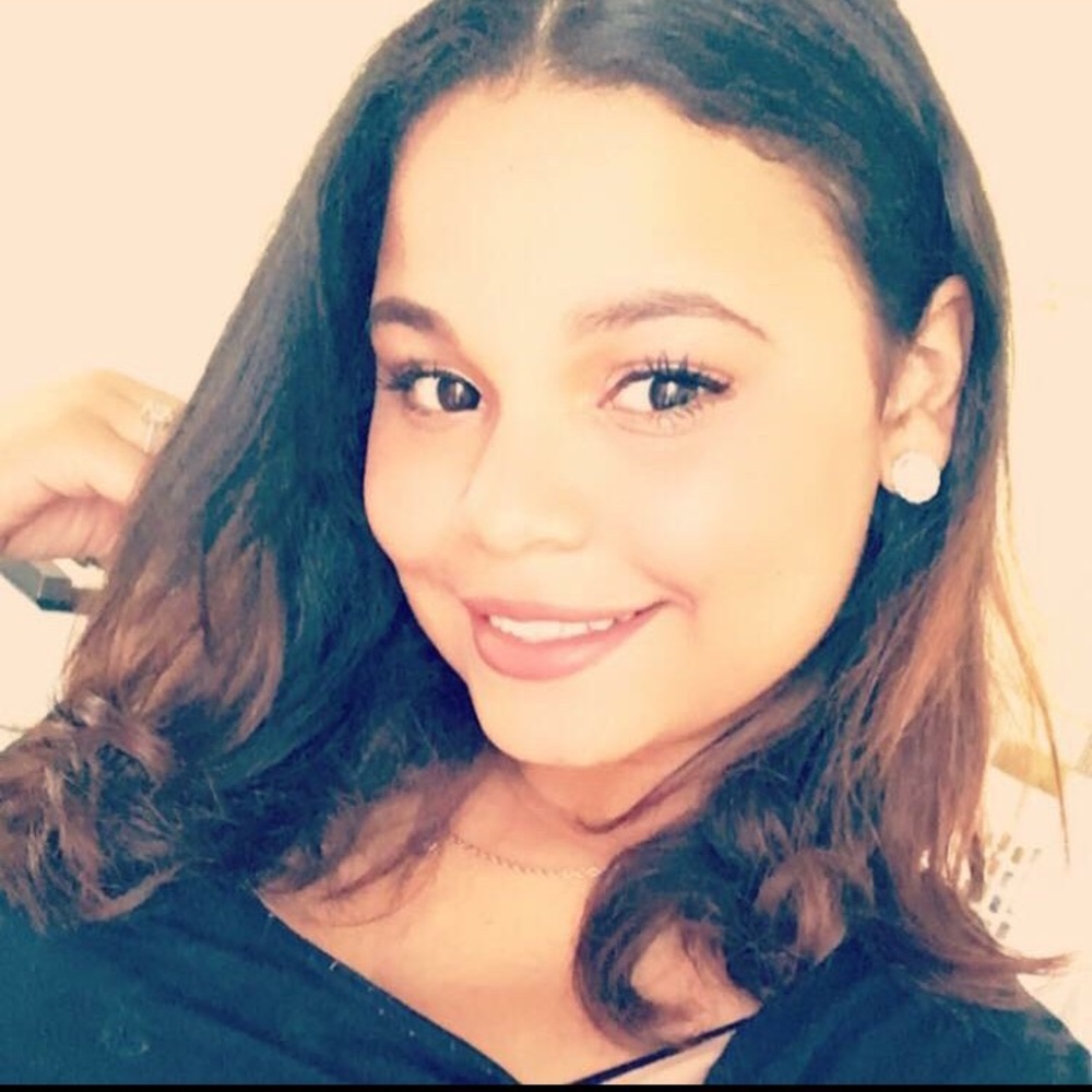 Meet your Posher, Stephany